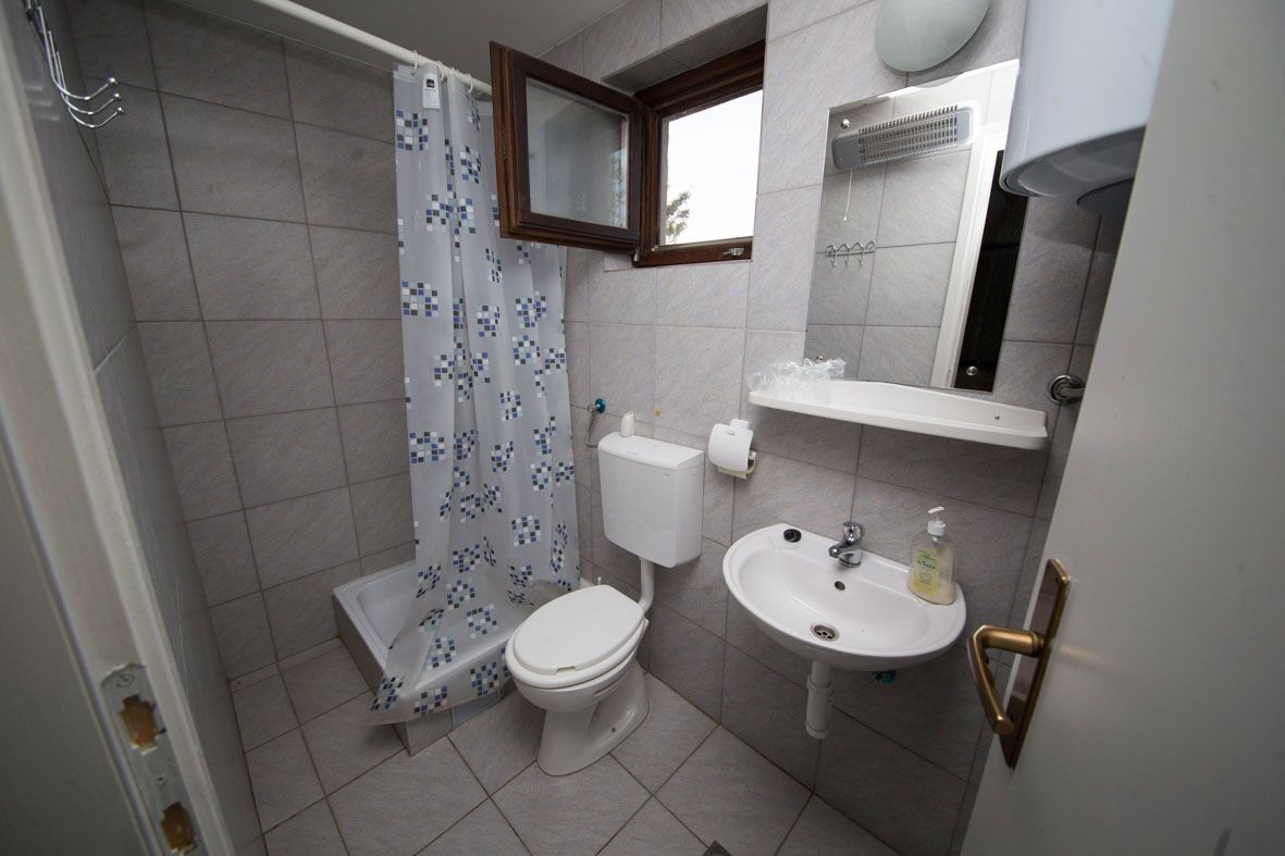 cin salaš - kupaonica jednokrevetne sobe